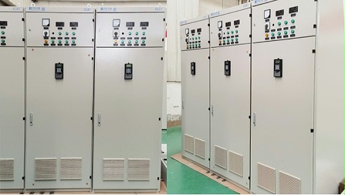 变频控制柜选型指南：华东工控如何以六大核心功能赢得客户信赖？