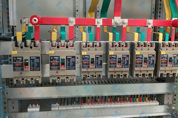 华东工控-软启柜控制柜内细节