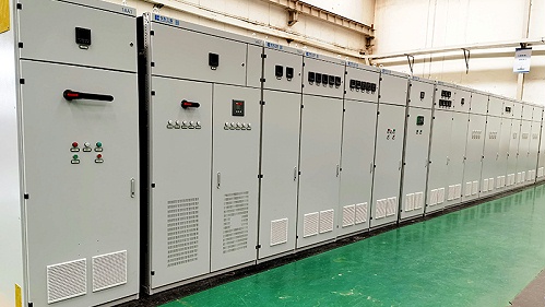 华东工控变频控制柜的结构设计