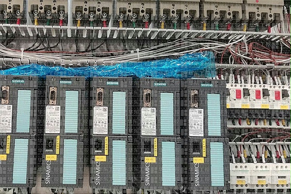 华东工控-变频柜