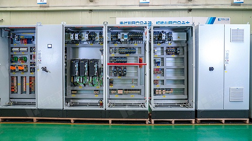 华东工控：以PLC控制柜为核心，铸就高效可靠的自动化控制系统