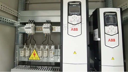 华东工控以技术优势赋能变频器控制柜高效应用