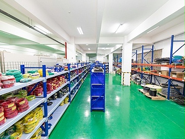 华东工控辅料间