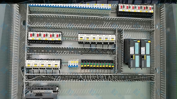 华东工控-电气控制柜细节